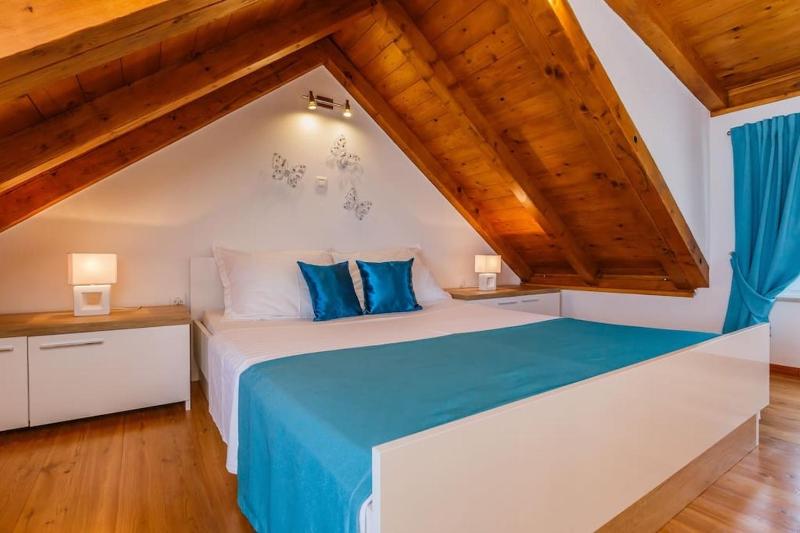 Seaside luxury villa with a swimming pool Supetar Brac - 12371 - image 26