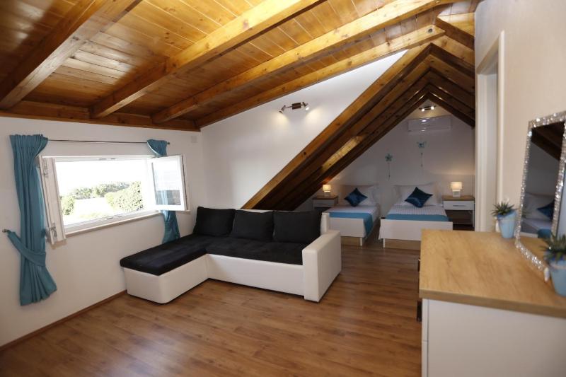 Seaside luxury villa with a swimming pool Supetar Brac - 12371 - image 33