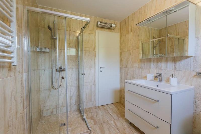 Seaside luxury villa with a swimming pool Supetar Brac - 12371 - image 24