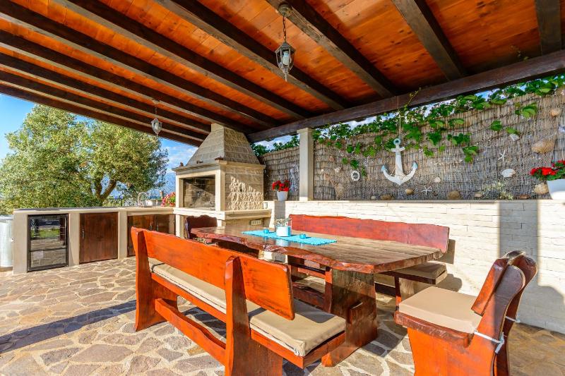 Seaside luxury villa with a swimming pool Supetar Brac - 12371 - image 21