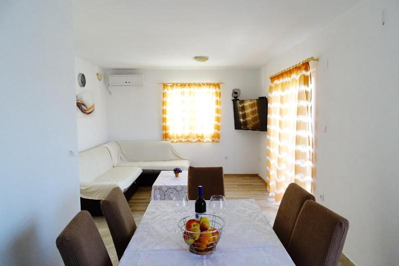 Two-Bedroom Apartment with Balcony and Sea View image 1