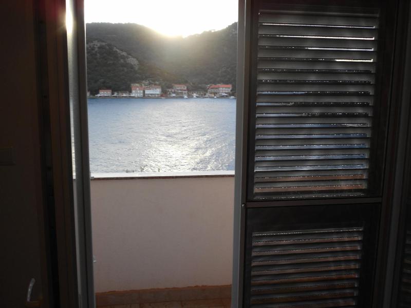 Two-Bedroom Apartment with Balcony and Sea View image 4