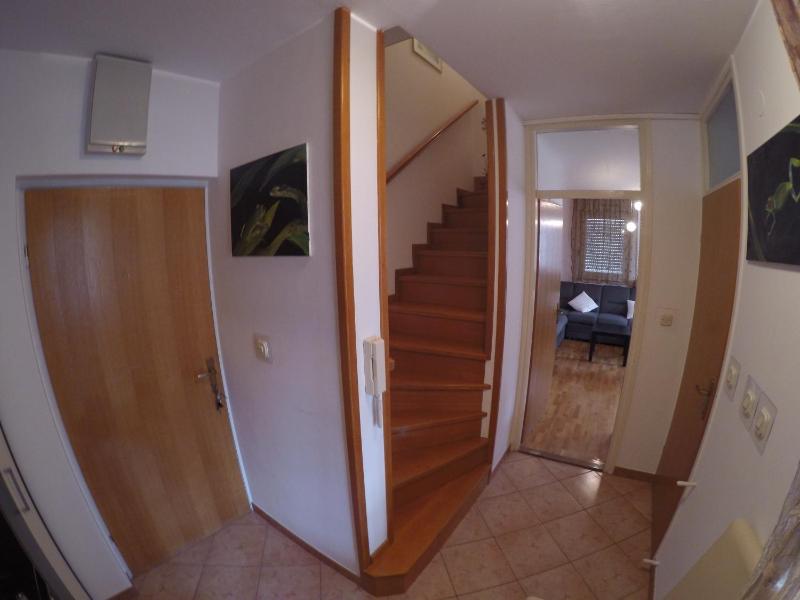 Apartments with WiFi Omis - 12525 - image 4
