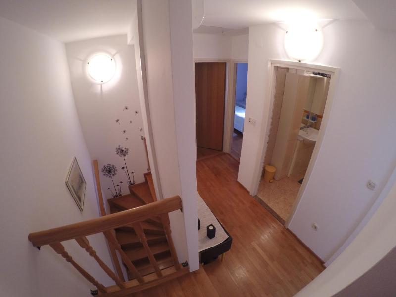 Apartments with WiFi Omis - 12525 - image 12