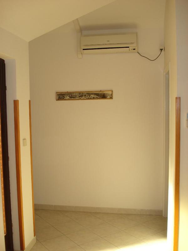 Three-Bedroom Apartment with Terrace and Sea View image 2
