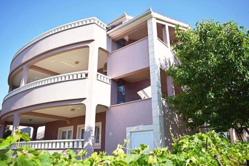 Apartments with a parking space Kastel Stari Kastela - 12568 - image 26
