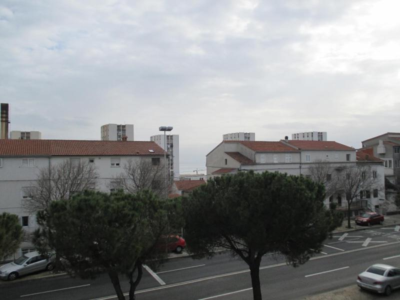 One-Bedroom Apartment with Balcony and Sea View image 2