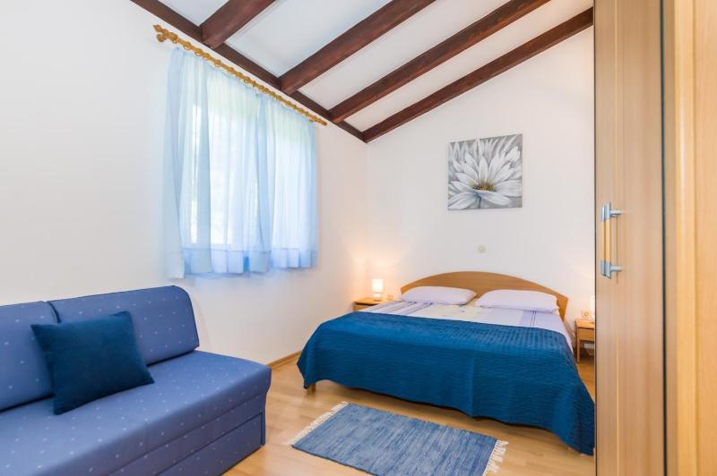 One-Bedroom Apartment with Terrace and Sea View image 1