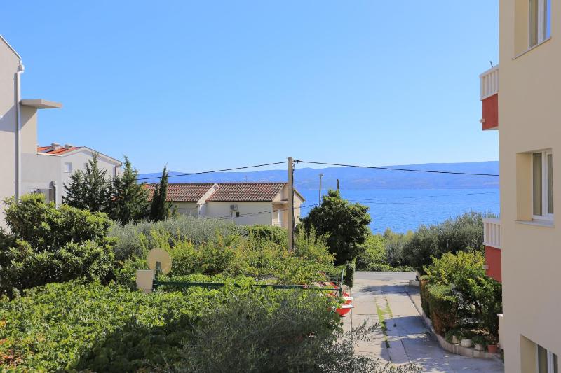 Apartments by the sea Duce Omis - 12687 - image 16