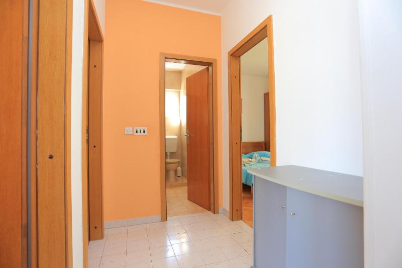 Apartments by the sea Duce Omis - 12687 - image 40