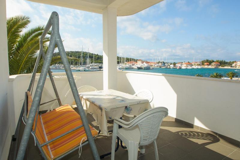 Apartments by the sea Rogoznica - 12820 - image 20