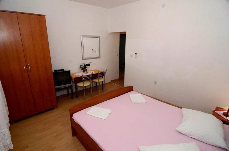 Studio Makarska 12211b - image 1