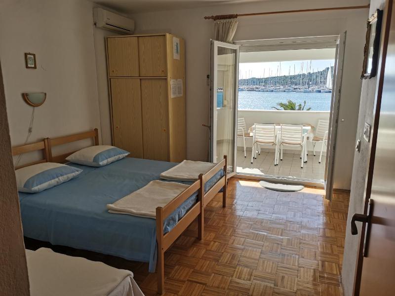 Apartments by the sea Rogoznica - 12995 - image 16