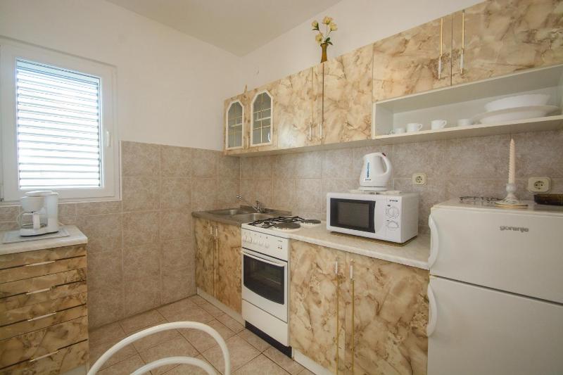 Apartments by the sea Rogoznica - 12995 - image 12
