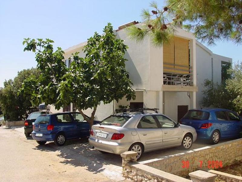 Apartments by the sea Mandre Pag - 13015 - image 19