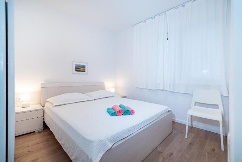 Apartments by the sea Mandre Pag - 13015 - image 39