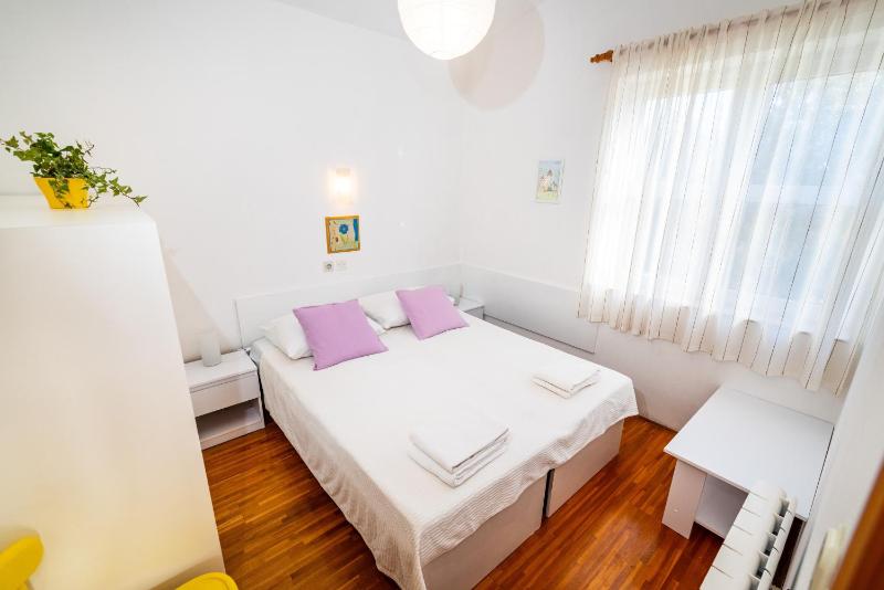 Apartments by the sea Mandre Pag - 13015 - image 20