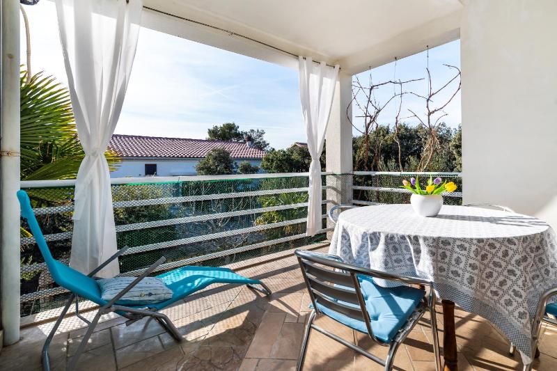 Apartments by the sea Mandre Pag - 13015 - image 3