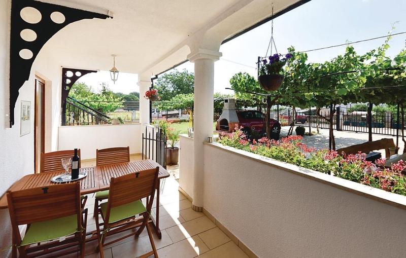 Two-Bedroom Apartment with Terrace image 4