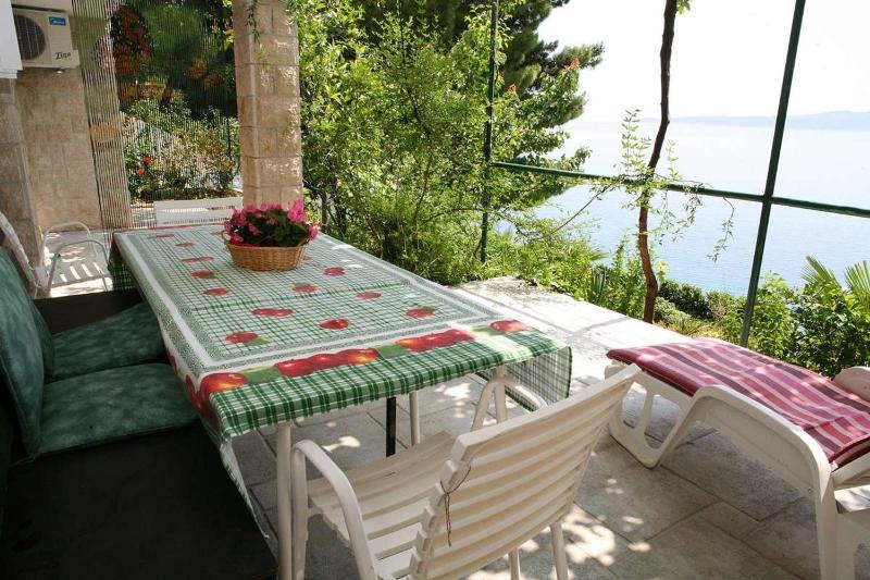 Apartments by the sea Brela Makarska - 13052 - image 24