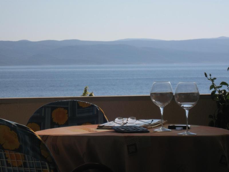 Apartments by the sea Brela Makarska - 13052 - image 4