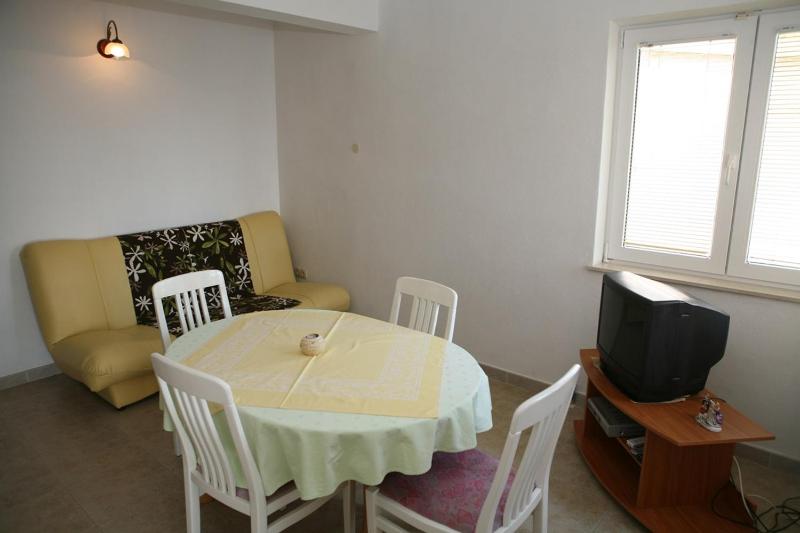 Apartments by the sea Brela Makarska - 13052 - image 29
