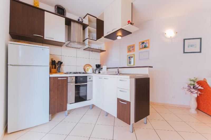Apartments by the sea Nemira Omis - 13055 - image 41