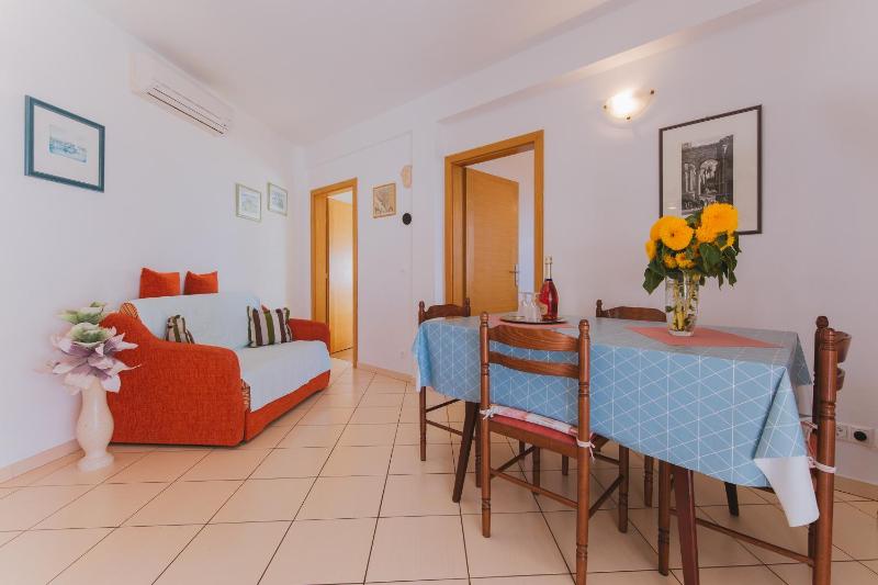 Apartments by the sea Nemira Omis - 13055 - image 25