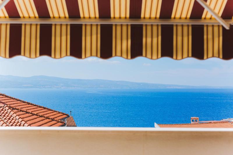 Apartments by the sea Nemira Omis - 13055 - image 17