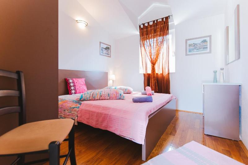 Apartments by the sea Nemira Omis - 13055 - image 10