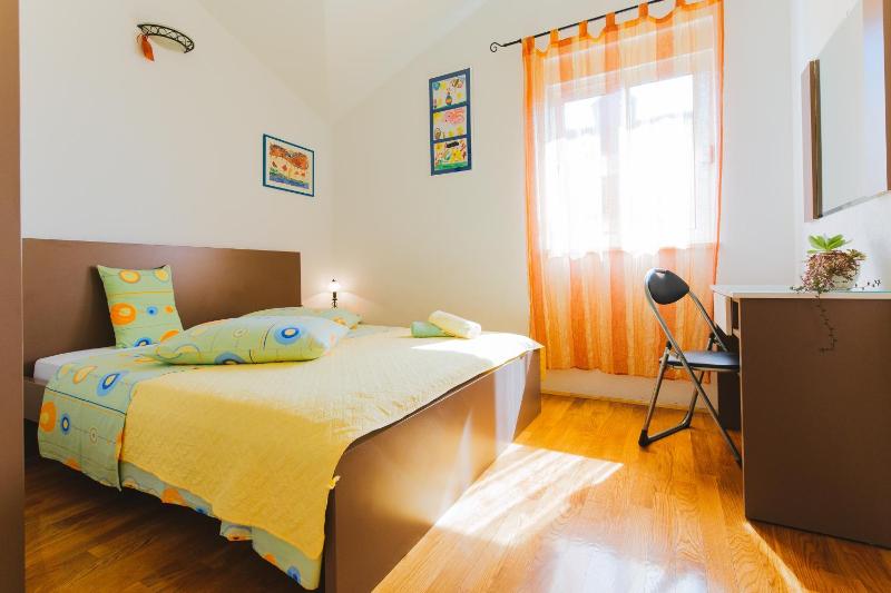 Apartments by the sea Nemira Omis - 13055 - image 32
