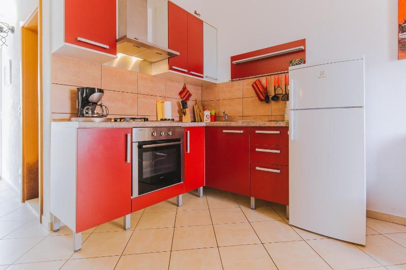 Apartments by the sea Nemira Omis - 13055 - image 37
