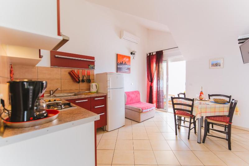 Apartments by the sea Nemira Omis - 13055 - image 43