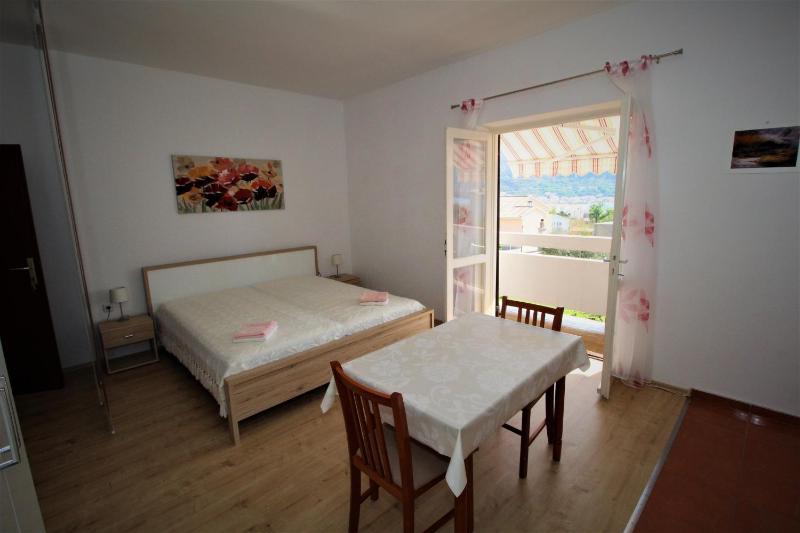 Studio with Balcony and Sea View image 1