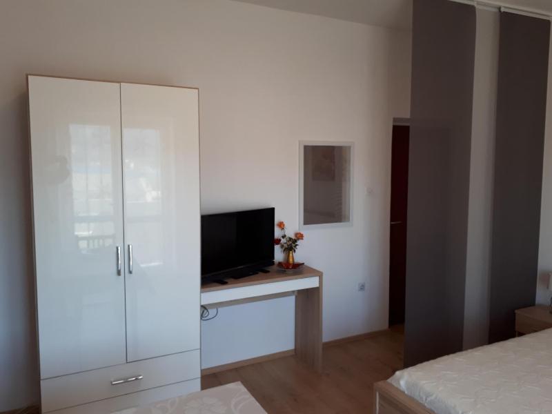 Studio with Balcony and Sea View image 3