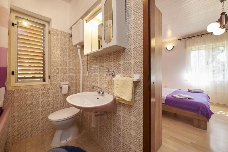 Apartments and rooms with parking space Trogir - 13102 - image 2