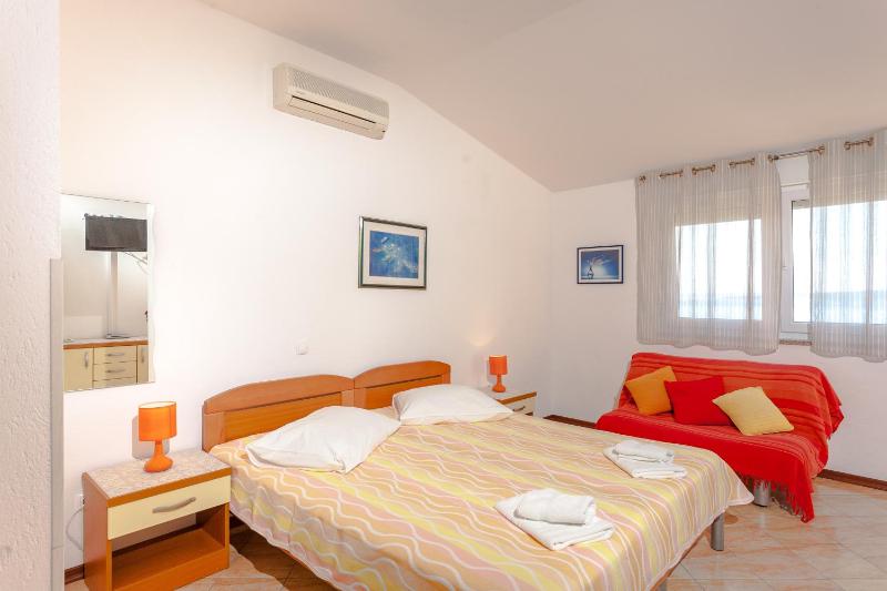 Apartments and rooms by the sea Brela Makarska - 13118 - image 41