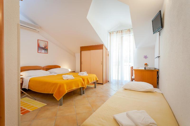 Apartments and rooms by the sea Brela Makarska - 13118 - image 42