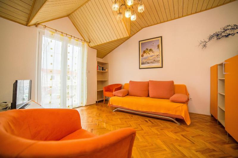 Apartments with parking space Bol Brac - 12980 - image 7