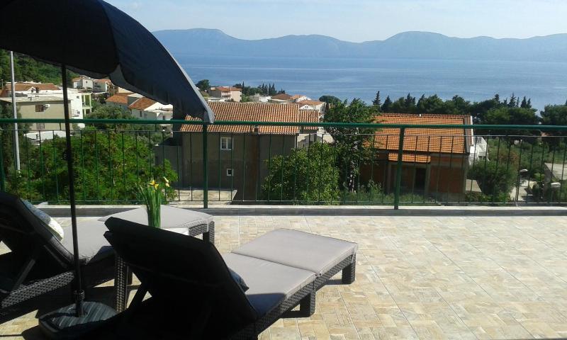 Two-Bedroom Apartment with Terrace and Sea View image 3