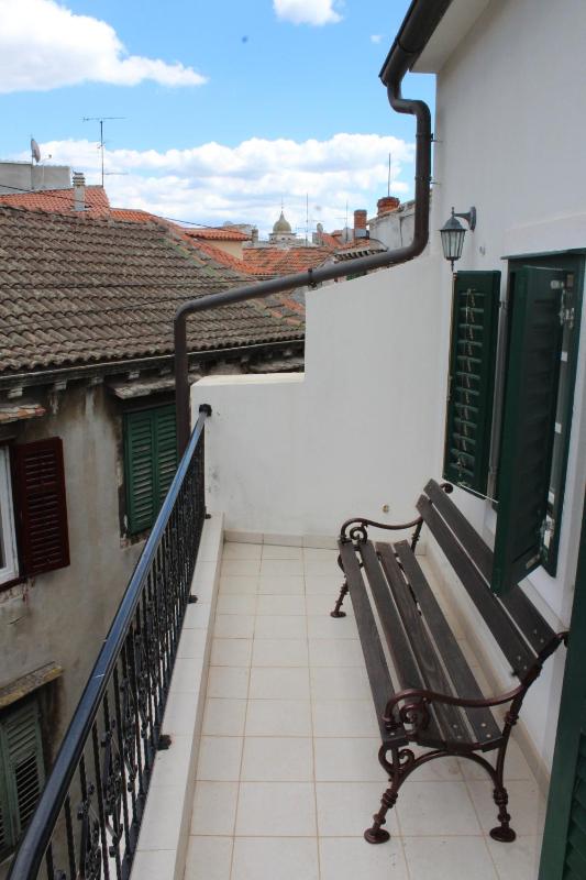 One-Bedroom Apartment with Balcony image 3