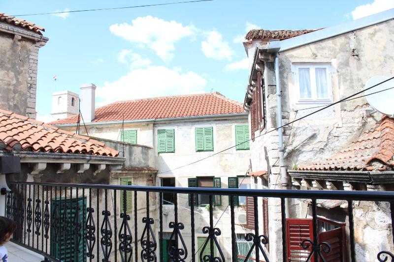 One-Bedroom Apartment with Balcony image 2