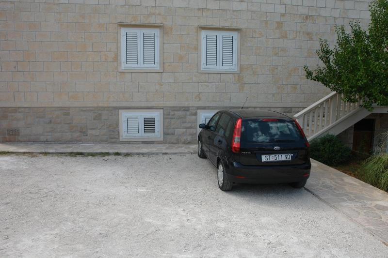 Apartments with parking space Supetar Brac - 13180 - image 18