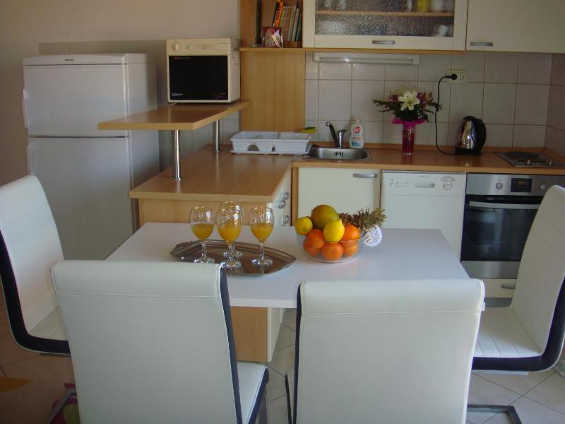 Apartments with parking space Supetar Brac - 13180 - image 15