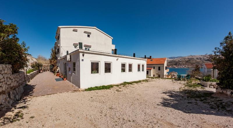 Apartments and rooms with parking space Pag - 13355 - image 25