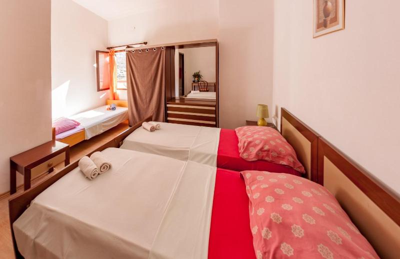 Apartments and rooms with parking space Pag - 13355 - image 20