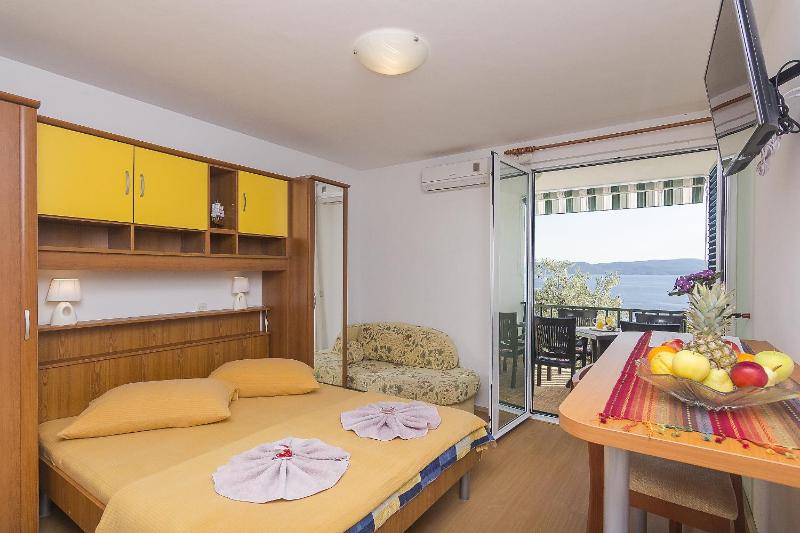 Apartments with parking space Brela Makarska - 11687 - image 21
