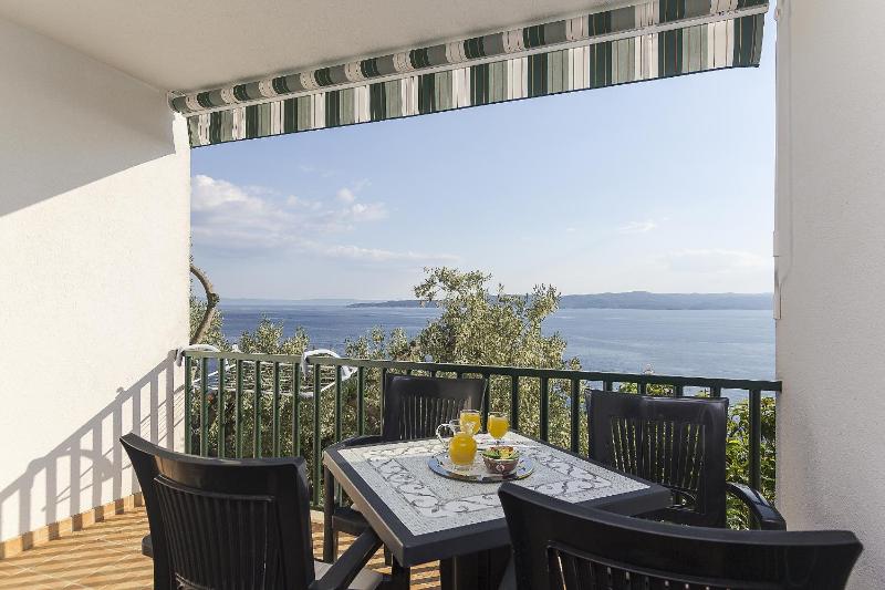 Apartments with parking space Brela Makarska - 11687 - image 2