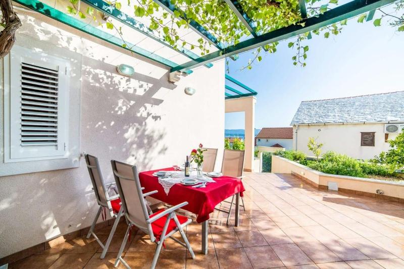 Two-Bedroom Apartment with Terrace and Sea View image 4
