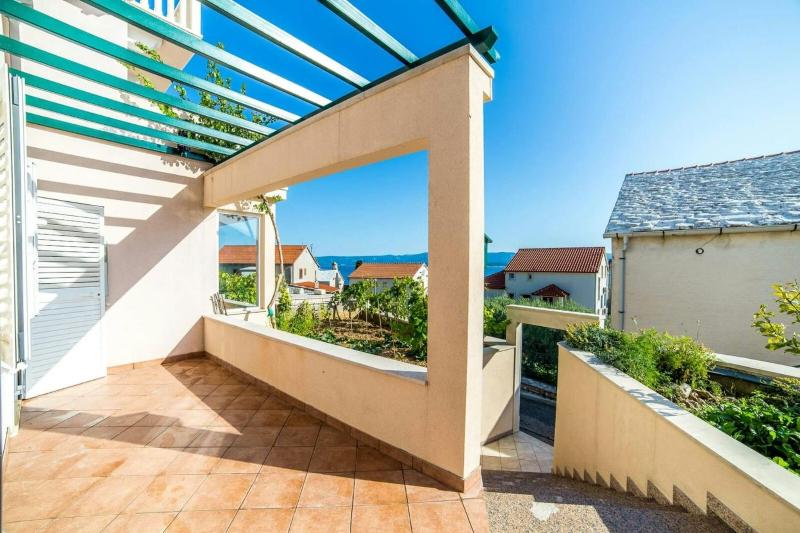 Two-Bedroom Apartment with Terrace and Sea View image 3